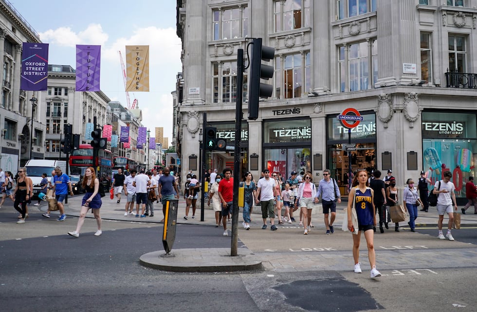 Pese al aumento de contagios, Inglaterra levantó todas las restricciones por la pandemia