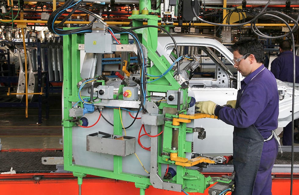 Actividad industrial: cómo impacta al rubro la crisis cambiaria y la sequía