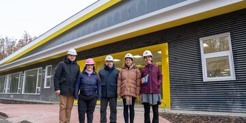 Gabriela Castillo, ministra de Obras y Servicios Públicos de Tierra del Fuego, junto al Secretario de Obras Públicas de la nación, Carlos Rodríguez.