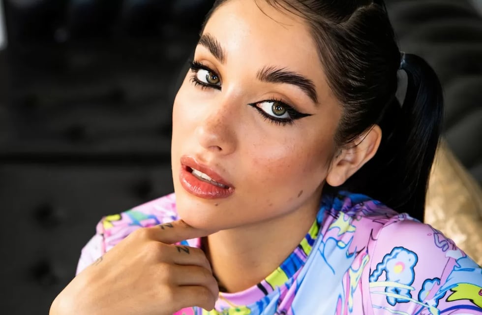 Chica de portada: Los looks de María Becerra para una famosa revista de España