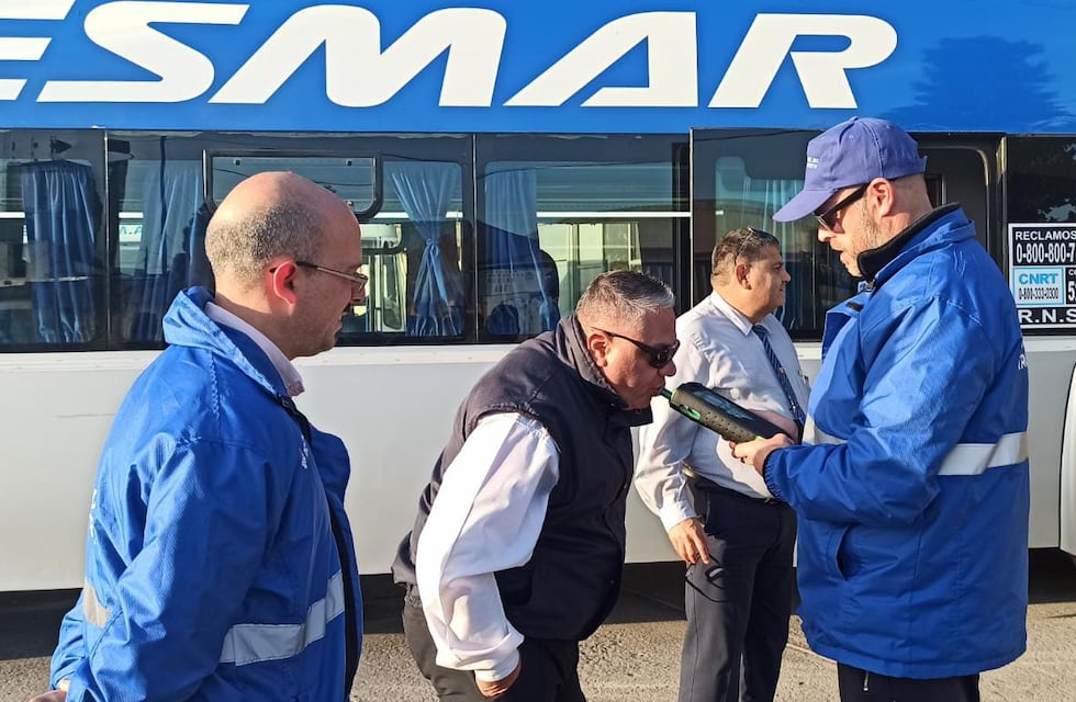 Seguridad vial: secuestraron tres servicios turísticos y desafectaron a dos choferes