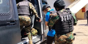El detenido enfrenta múltiples causas por homicidio, abusos y robos, y no logró adaptarse al régimen provincial.