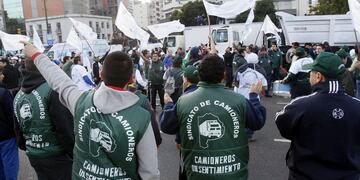 Camioneros marcharon en Plaza de Mayo (Agencia DyN).
