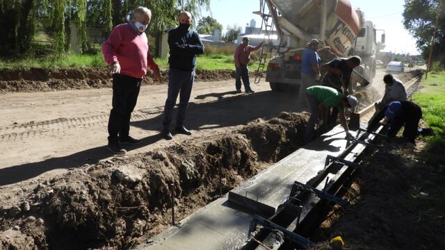 El Municipio firmó un convenio por 18 millones de pesos para obras en calles y espacios públicos.