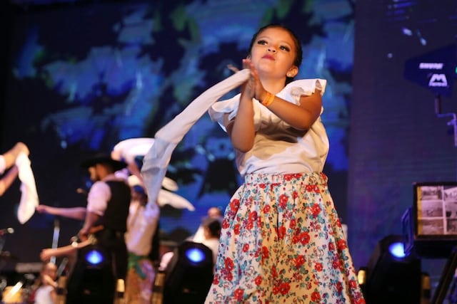 La gente podrá elegir entre 12 bodegas para ir a cenar y disfrutar de un número artístico las noches del 20 y 21 de febrero. Las entradas se adquirirán de forma online y tendrán un valor de 1.200 pesos. Foto: Municipalidad de Luján de Cuyo.