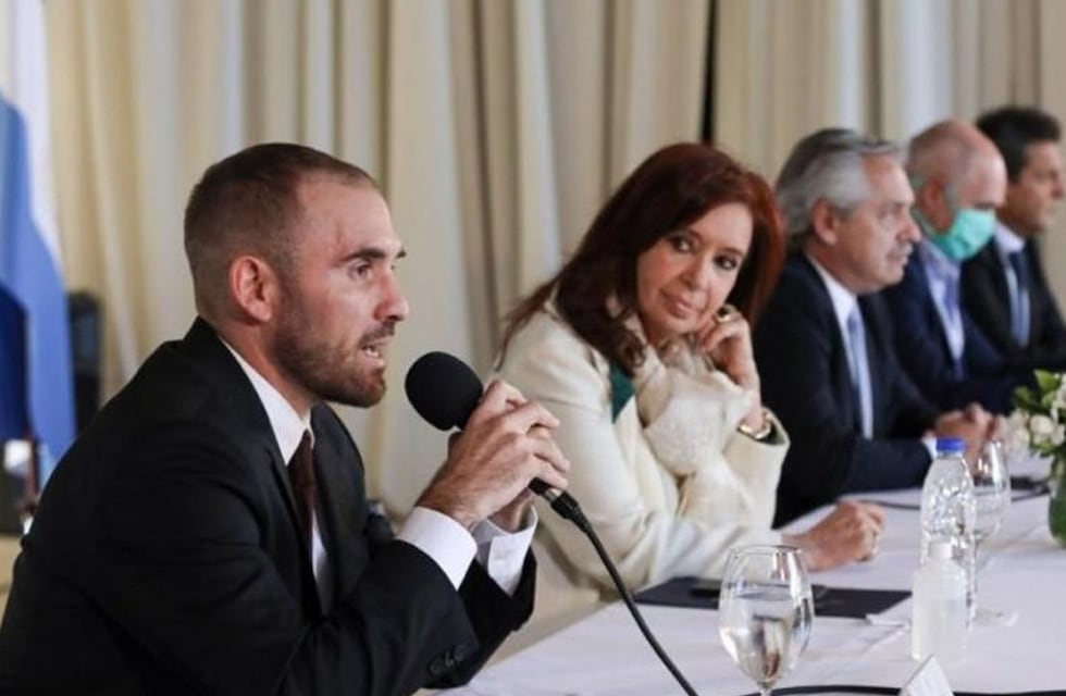 Después de los cortocircuitos, el Gobierno dice que la negociación con el FMI depende de Martín Guzmán