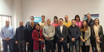 Jorge Gurrieri (al centro) fue reelecto en la presidencia de la Cámara de Comercio Exterior de Jujuy. "El futuro de Jujuy está en el sector exportador", dijo al asumir.