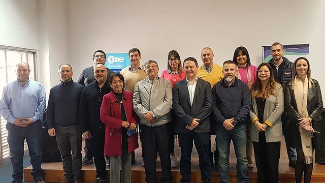 Jorge Gurrieri (al centro) fue reelecto en la presidencia de la Cámara de Comercio Exterior de Jujuy. "El futuro de Jujuy está en el sector exportador", dijo al asumir.