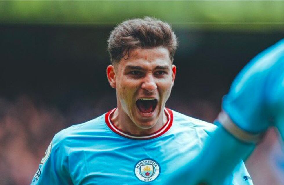 Julián Álvarez entró a los 88 minutos y en la primera que tocó, marcó un golazo para el Manchester City