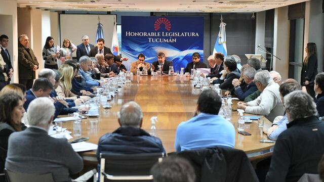 Reunión en la Legislatura de Tucumán.