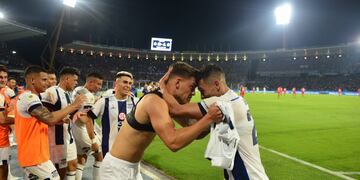 Federico Girotti y Ruben Botta, socios para el gol del triunfo de Talleres ante Argentinos, y otra vez titulares (Javier Ferreyra / La Voz)