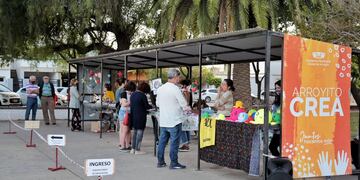 Arroyito: volvió la Feria de Artesanos a la Plaza 25 de Mayo