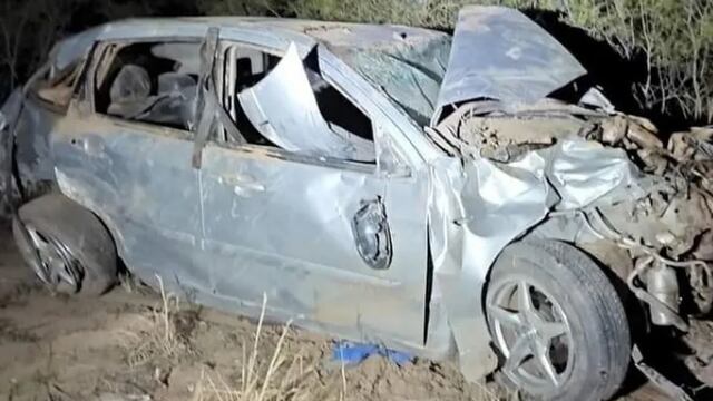 El Ford Focus quedó destrozado. Afortunadamente no hubo víctimas fatales.