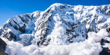 Se registró una fuerte avalancha en el Cerro Bayo, Neuquén.