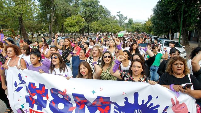 Tafí Viejo contó con su marcha por el 8M en Plaza Bartolomé Mitre.