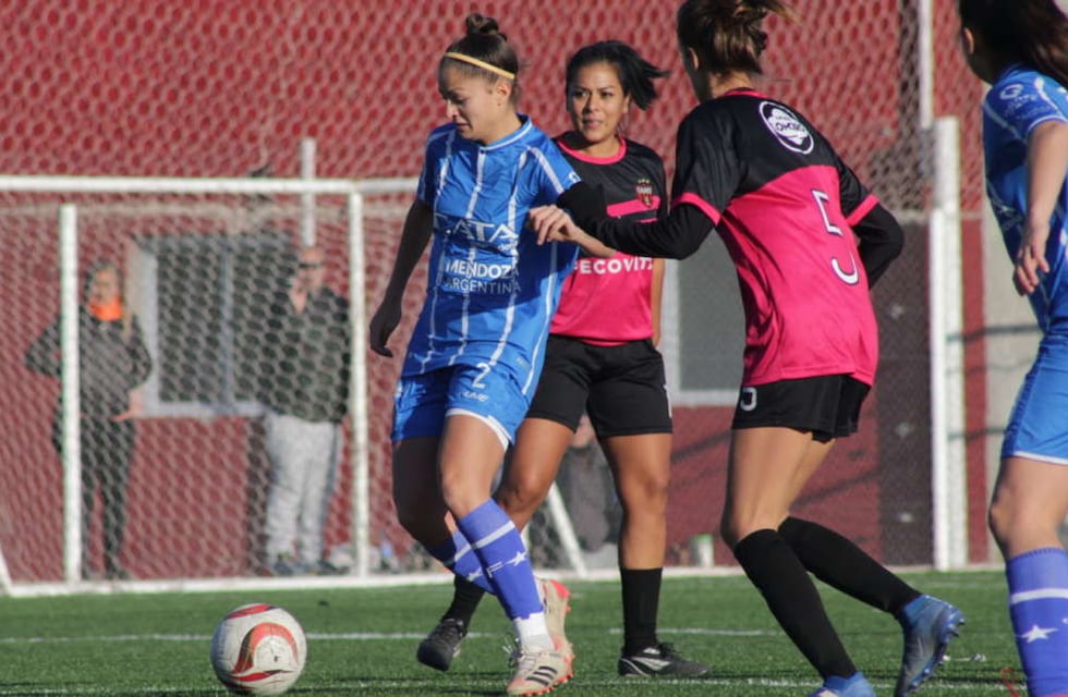 Fútbol femenino: fin de semana con un clásico sin ventajas y un Tomba feroz