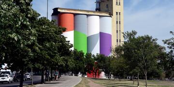 En la costanera central se pueden utilizar varios parques para disfrutar al aire libre del buen tiempo. (Municipalidad de Rosario)