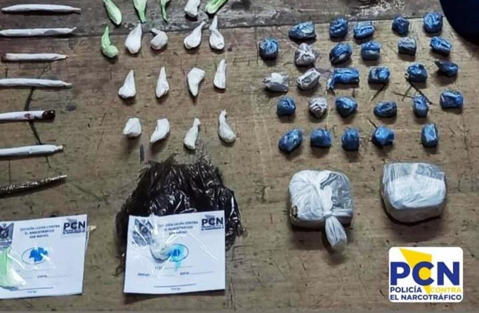 La policía antinarcóticos detuvo a una pareja que vendía marihuana y cocaína en la casa