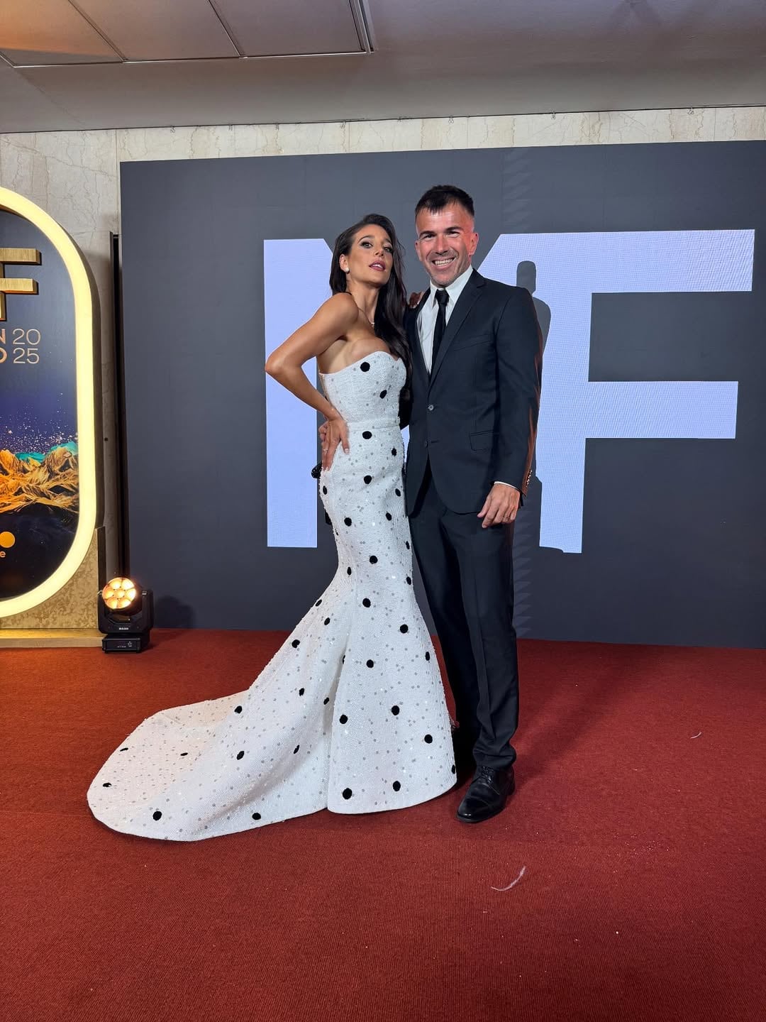 Sol Pérez y su marido en los Martín Fierro