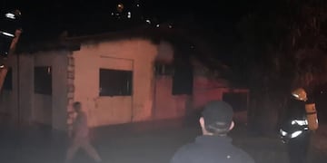Violencia en Montecarlo: tras una discusión, un hombre incendió la vivienda de su pareja.