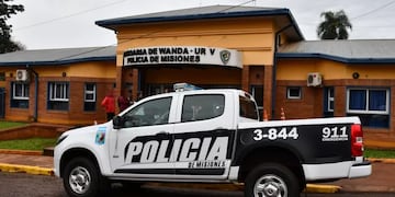Dos detenidos se fugaron de una comisaría en Wanda: uno sigue prófugo.