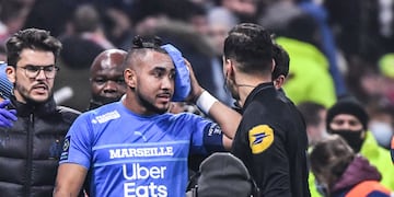 Suspendieron el duelo entre Olympique Marsella y Lyon por un botellazo a Dimitri Payet.