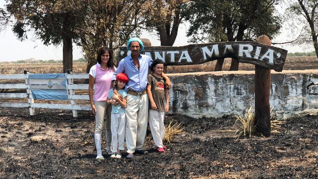 Se incendió su campo en Mercedes y juntan rifas solidarias.