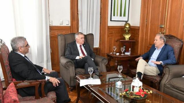 El mandatario se reunió con el titular del Centro Azucarero