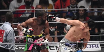 Floyd Mayweather noqueó a un luchador de MMA en una exhibición. Foto: AFP.