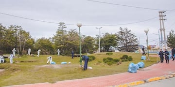 La Municipalidad y la Armada comenzaron jornadas para embellecer Ushuaia