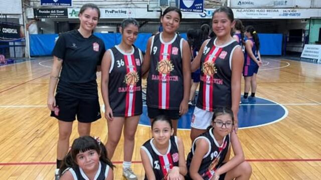 El Club San Martín marcó un hito histórico al debutar en la Liga Federal con sus categorías formativas en básquet femenino.