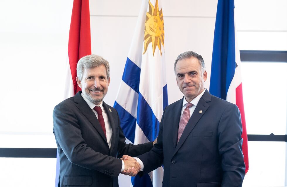Frigerio se reunió con el presidente de Uruguay por la instalación de una planta de hidrógeno frente a Colón