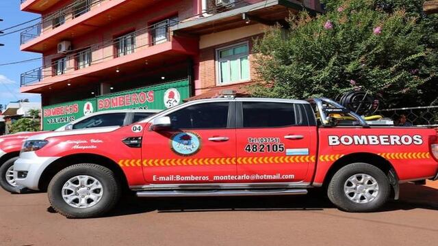 El gobierno de la provincia entregó equipamiento a Bomberos de Misiones.