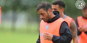 El volante sigue firme en la mitad de la cancha del Celeste
