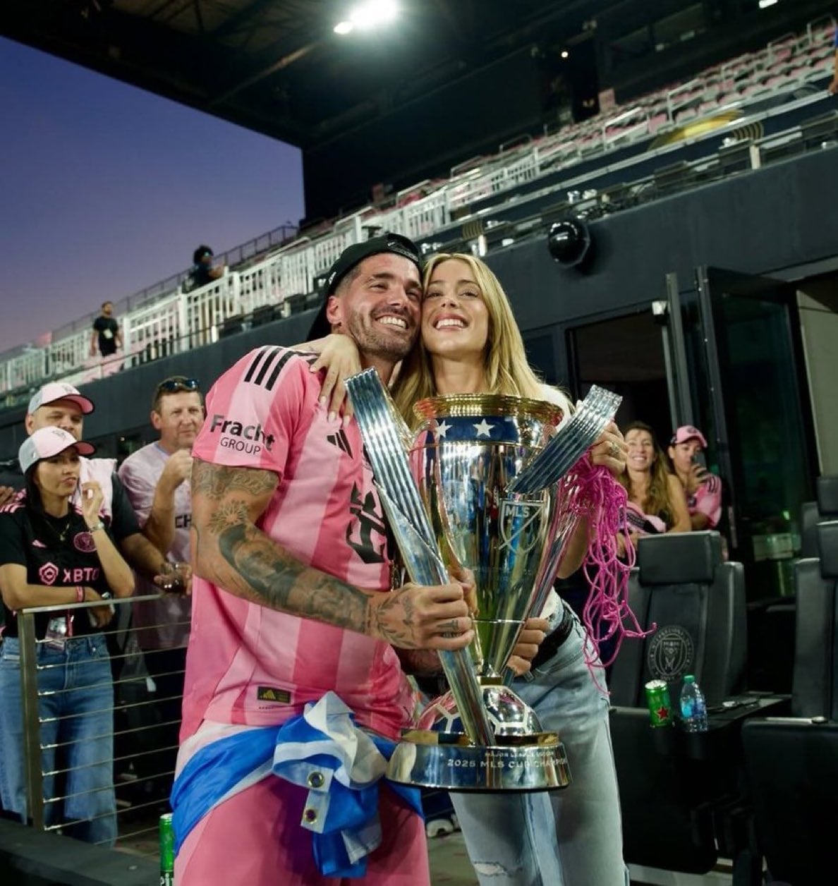 La pareja se mostró muy enamorada tras el triunfo del Inter Miami.