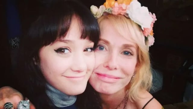 Gloria Carrá junto a Ángela Torres