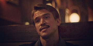 Juan Ignacio Cané mencionó a Newell's en el último capitulo de la serie de Luis Miguel (@juanignaciocane).