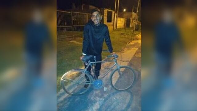 Darío Ocanto, el cadete que por la solidaridad de un vecino recuperó su bicicleta.