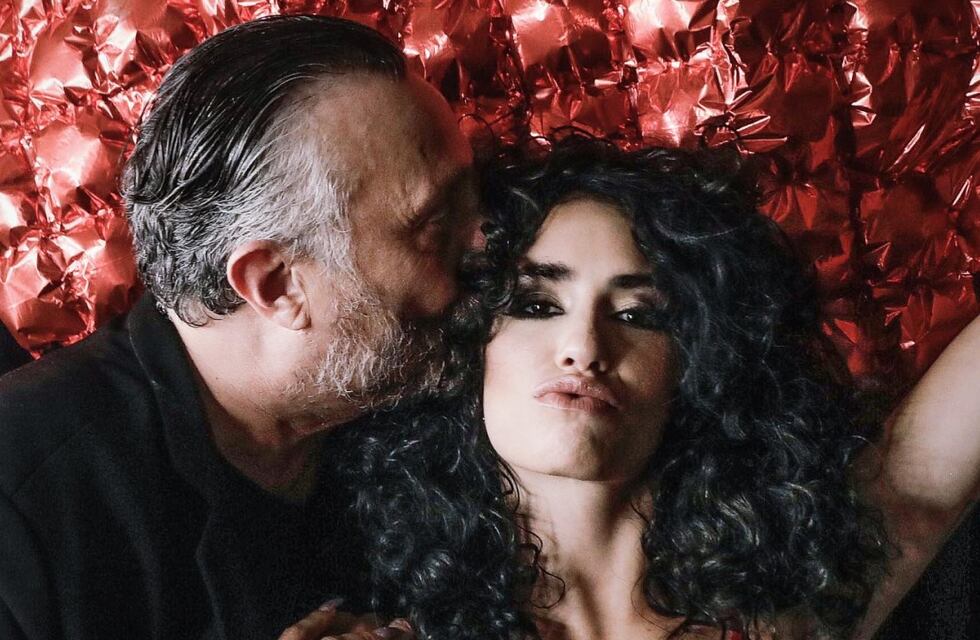 La noche de pasión de Lali Espósito: “disciplinó” a Fito Páez y le comió la boca a Juliana Gattas