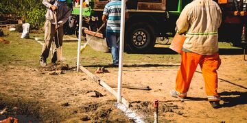 Esta acción se replica en distintas zonas de la ciudad como iniciativa para brindar espacios adecuados para que los chicos puedan realizar deportes y jugar.