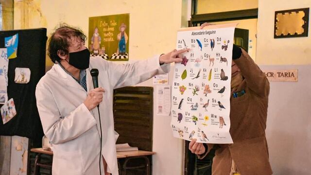 La Municipalidad entregó material a la escuela Monseñor Fagnano.