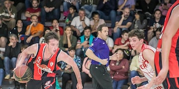 Oficial de Básquet de Tres Arroyos: Argentino finalista y Blanco y Negro estiró la serie FOTO: Zona Naranja TA