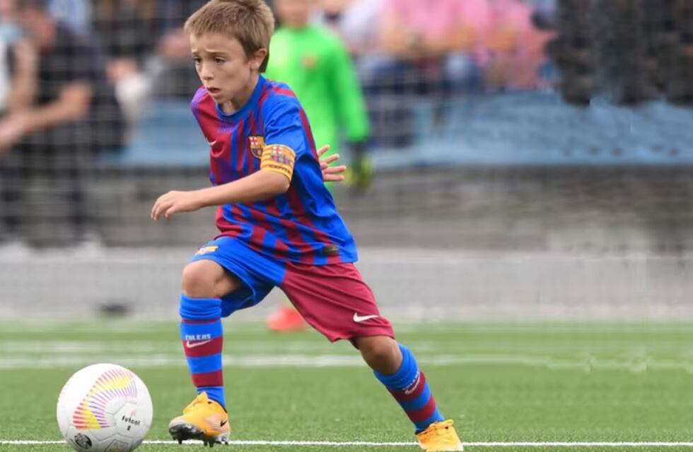 Tiene 10 años, es argentino y sorprende por su talento en el Barcelona