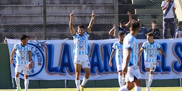 A pura eficacia, Racing le metió tres a Juventud Antoniana en Salta (Prensa Juventud Antoniana).