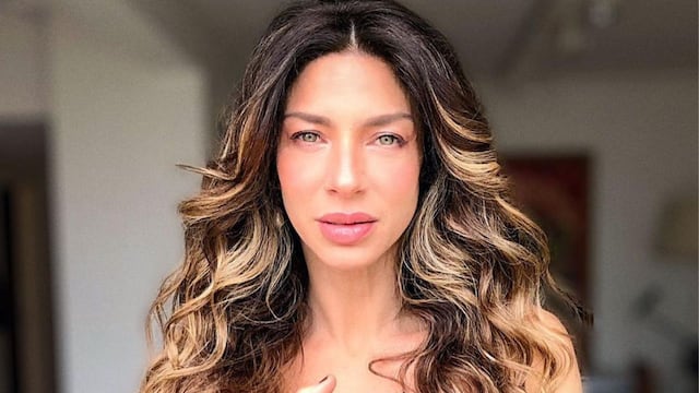 Mucha madera, una gran vista y estilo rústico: así es la espectacular casa de Romina Gaetani.