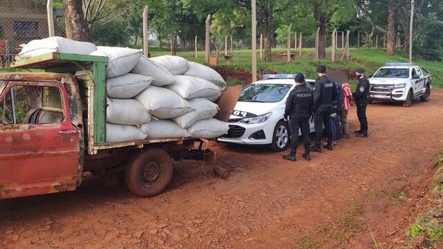 Tres hombres terminaron detenidos por el robo de hoja verde en Los Helechos.