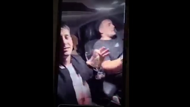 El conductor es investigado por un accidente con cuatro víctimas fatales y se filmó manejando.