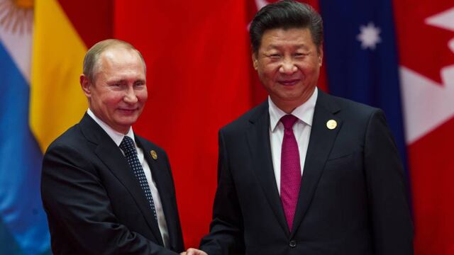 Vladímir Putin y Xi Jinping supervisaron movimientos militares de más de 50.000 soldados. Foto: La Voz.