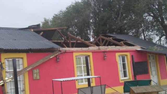 Destrozos por los fuertes vientos en San Luis.