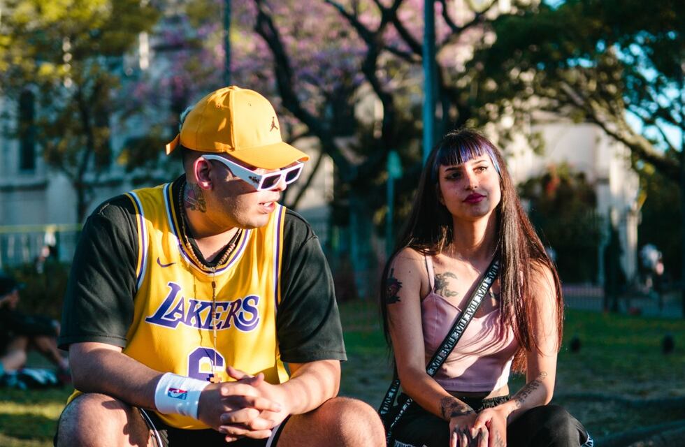 Kaleb Di Masi estrenó “Señorita”, una canción contra la discriminación, dedicada a “las pibas de barrio”